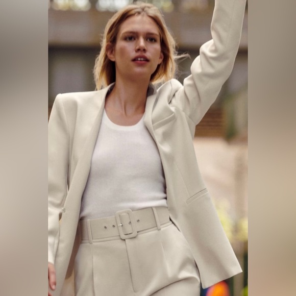 Zara Ecru Colored Inverted Lapel Blazer. NWT. Size Medium. - Picture 10 of 16